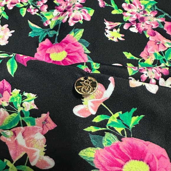 Victoria’s Secret Pink Floral Mini Pareo Sarong Swim Cover Up - Picture 8 of 8